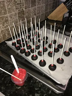 cake pops ready for dipping