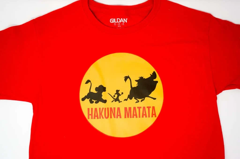 DIY Disney Shirt Lion King Hakuna Matata