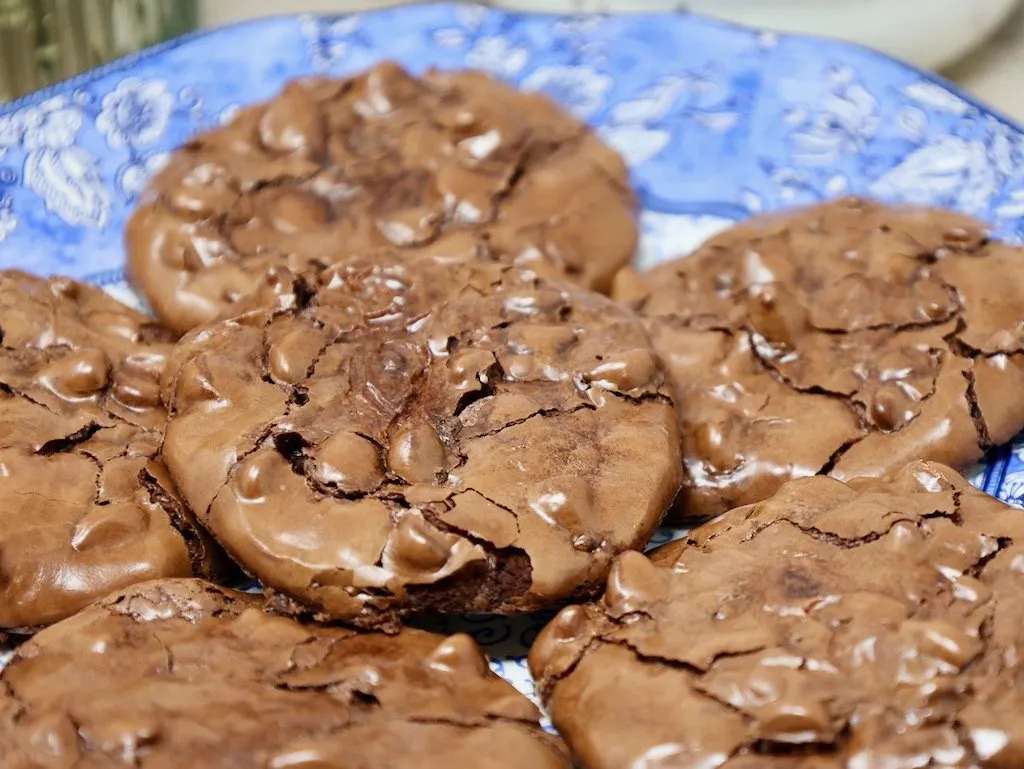 Flourless cookies with chocolate chips