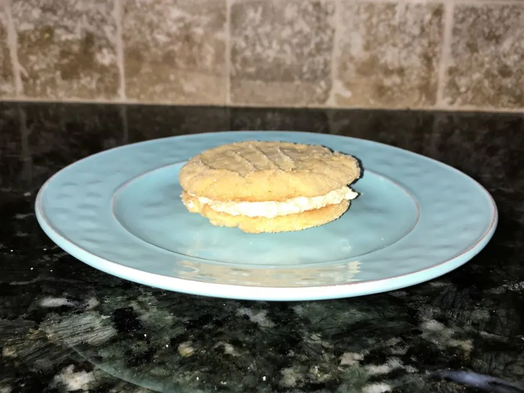 peanut butter cookies with peanut butter filling
