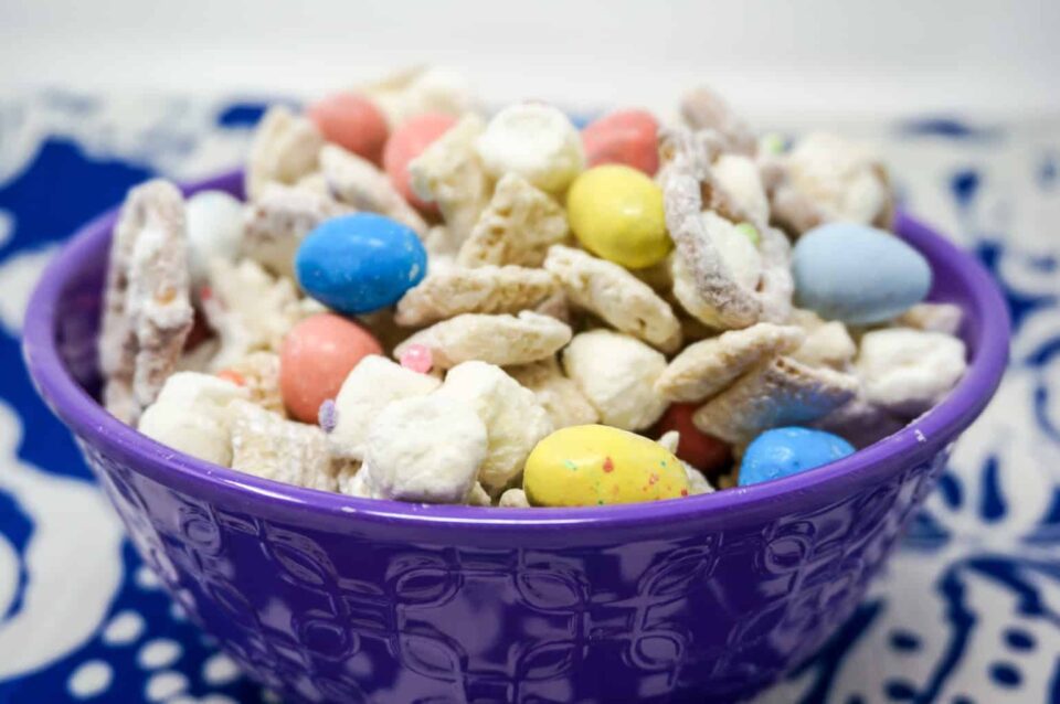 Easter White Chocolate Chex Mix (Easy No Bake Snack Recipe) - Grace ...