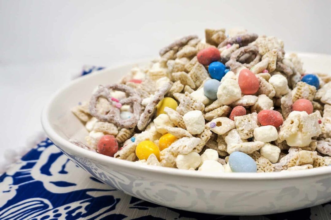 Easter White Chocolate Chex Mix (Easy No Bake Snack Recipe) - Grace ...