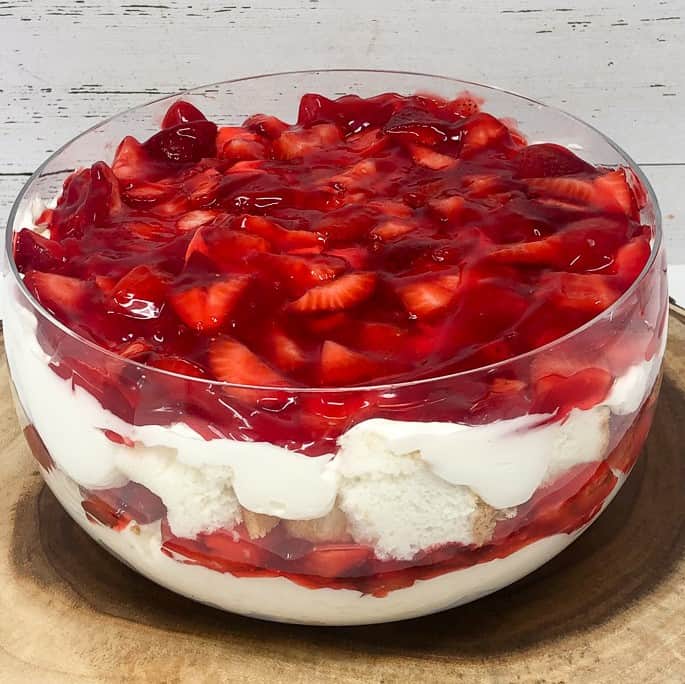 strawberry angel food cake trifle