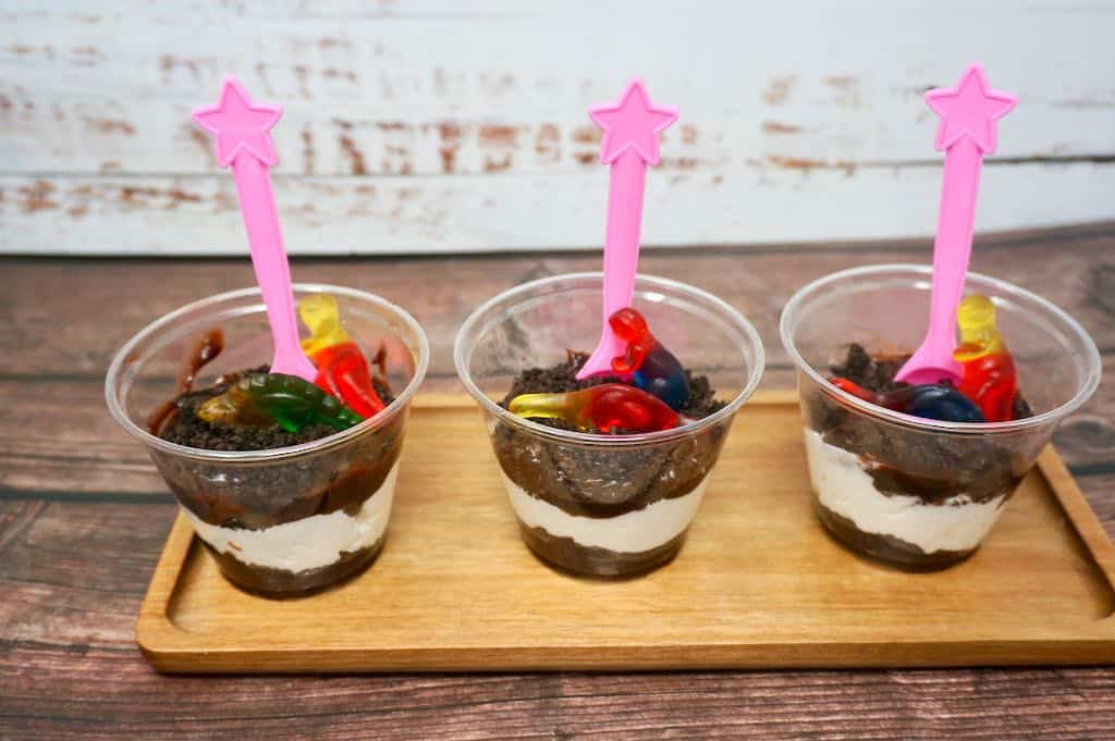 Dinosaur Dirt Pudding Cups with Gummy Dinosaur Candy