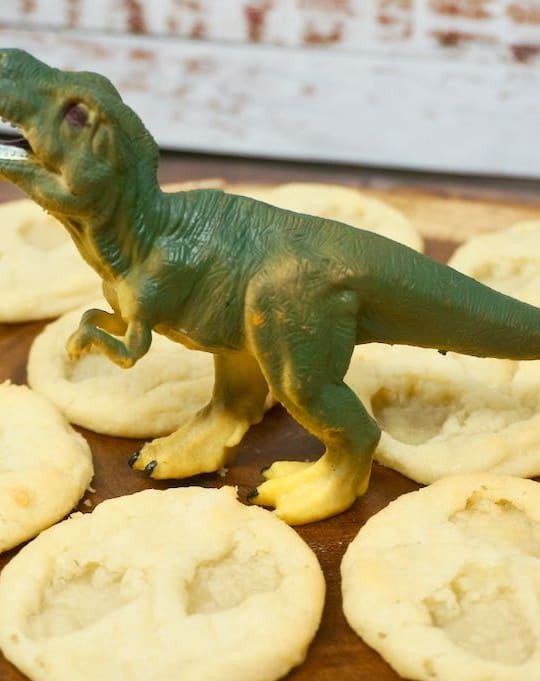 Easy Dinosaur Footprint Cookies