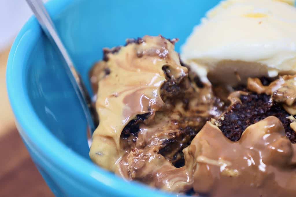 Slow Cooker Chocolate Peanut Butter Cake