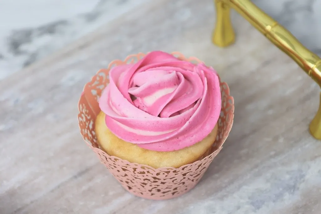 Pink Sweet 16 Birthday Cupcakes that are easy to make