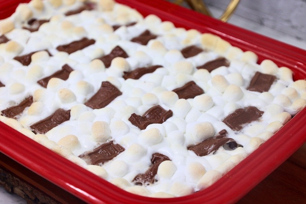 S'mores brownies with graham cracker crust