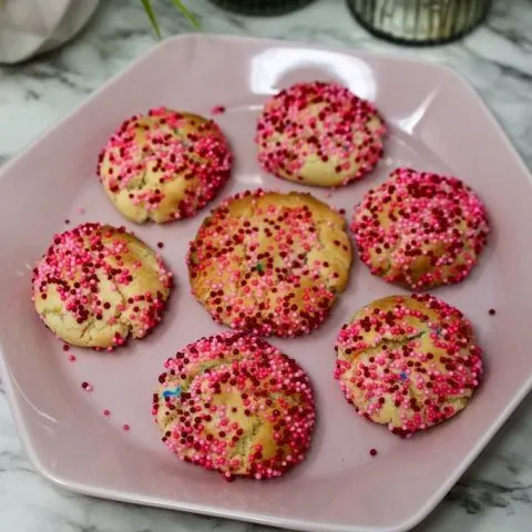 Easy Valentines Day cookies with funfetti cheesecake pudding