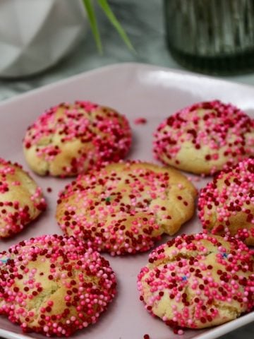 Funfetti Cheesecake Valentine’s Day Cookies