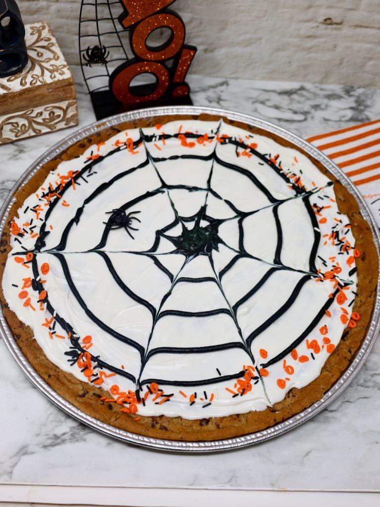 spider web cookie cake