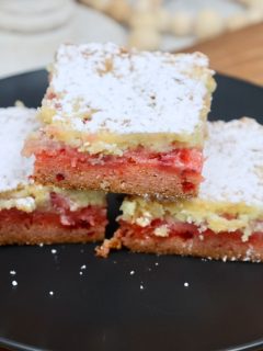 Strawberry Gooey Butter Cake Recipe