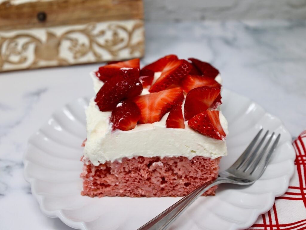 Strawberry Cream Poke Cake Recipe