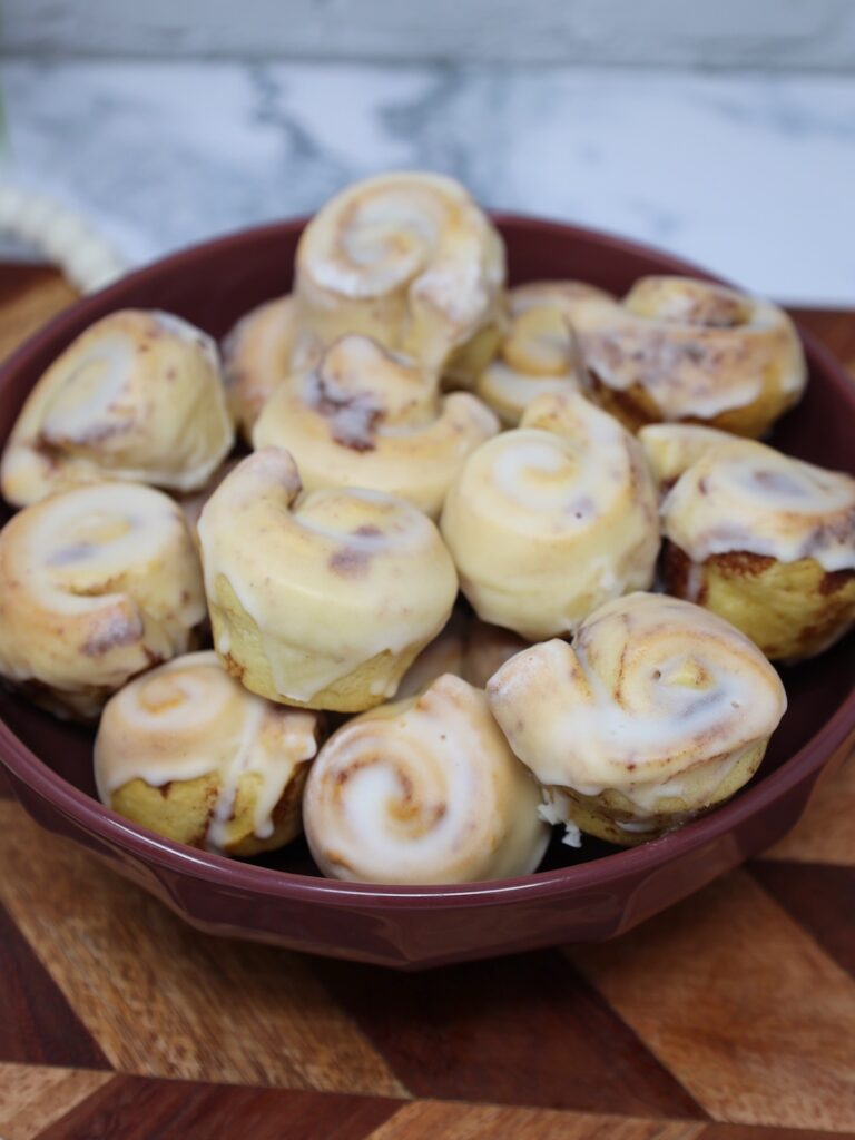 mini cinnamon rolls from refrigerated dough
