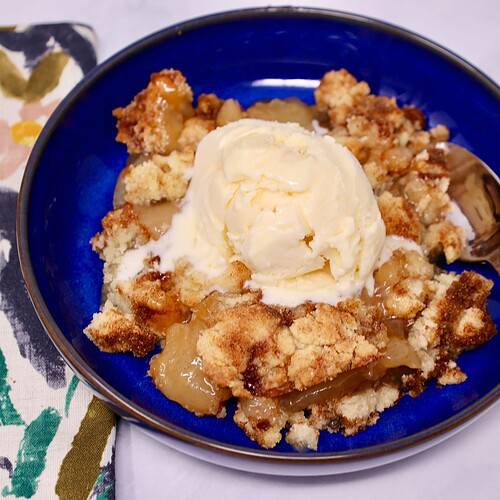 Easy 3-Ingredient Snickerdoodle Apple Crisp - Grace Like Rain Blog